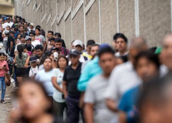Peru: esquerda enfrenta Fujimori em 2º turno após apuração tumultuada