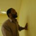 ‘Backrooms’ estreia com terror tenso e final frustrante; CRÍTICA