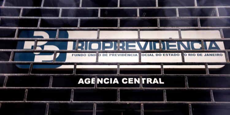 Operação contra Castro mira aportes de R$ 3,6 bi em fundos do Master