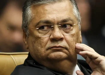 Dino mantém remoção de vídeos de vereador que ofendeu adversário