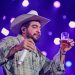 ‘Não conseguiu cantar de tão bêbado’: como excesso de álcool nos palcos e bastidores afeta rotina dos artistas